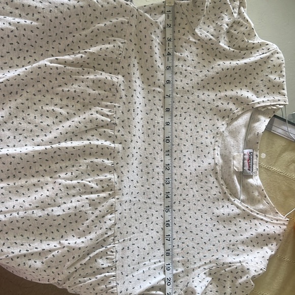 New Addition maternity top. Size large. - Picture 6 of 7